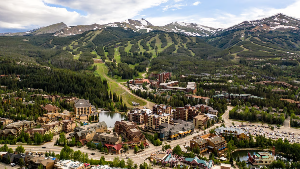 Private transportation from Denver to Breckenridge with professional chauffeur by Alpha Wolf Limo