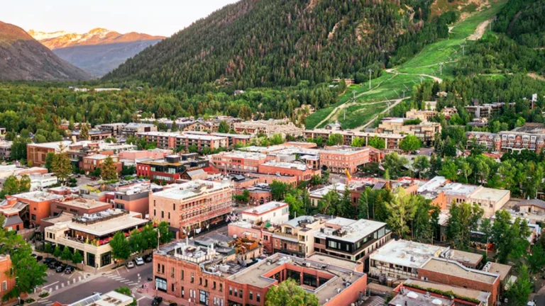 Premium Transportation from Denver to Aspen for a Stress-Free Mountain Experience